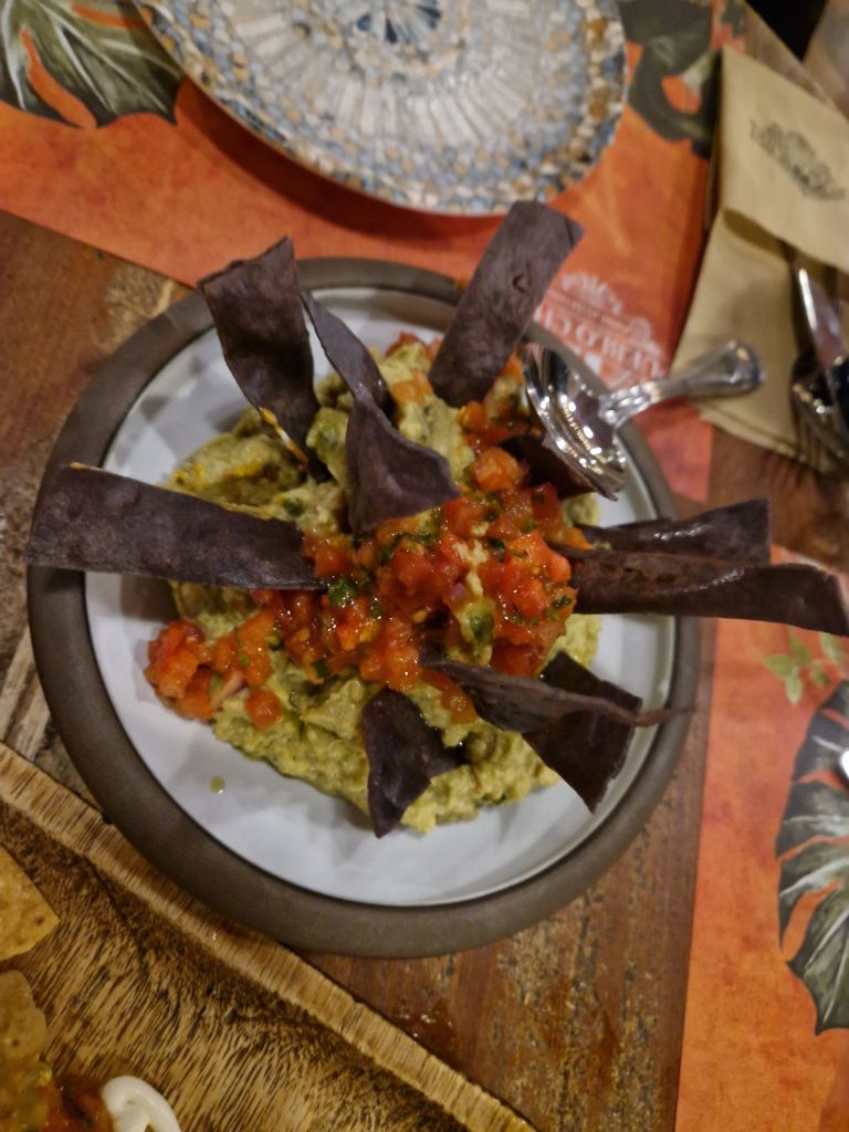 Pueblo Chido, Nea Smyrni