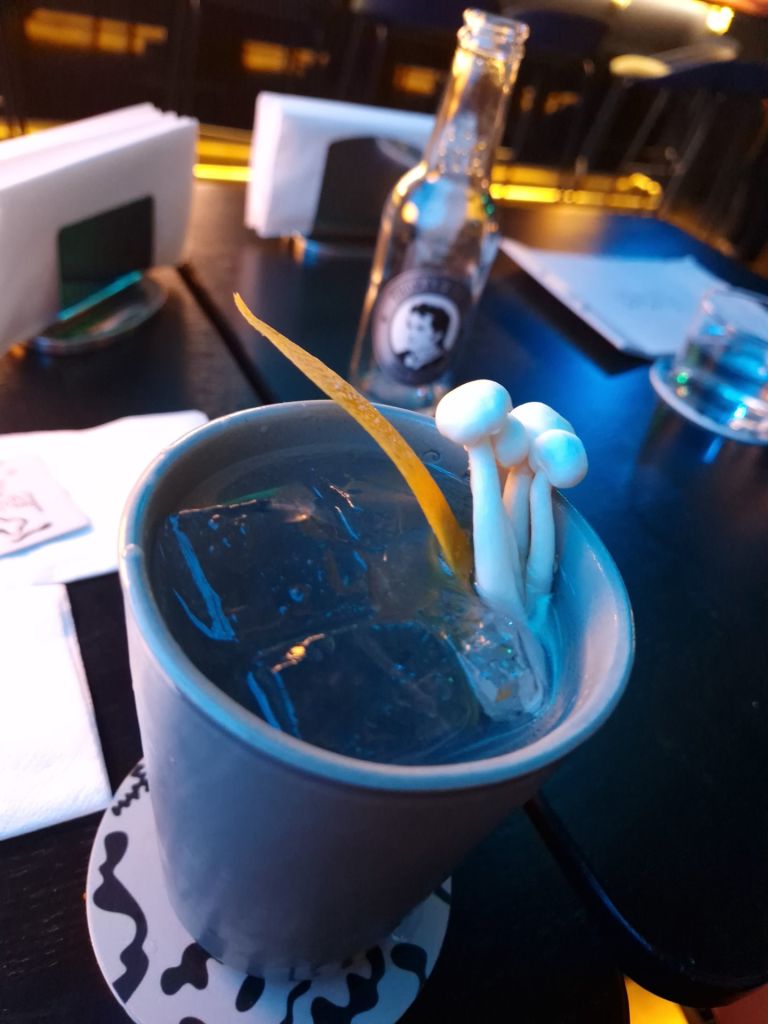 GiGi gin tonic raw bar