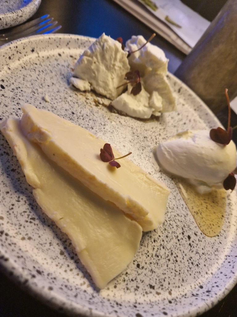 GiGi gin tonic raw bar