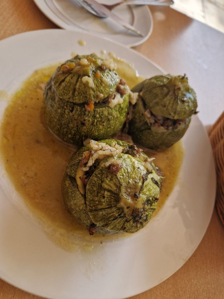 Το κορίτσι της γειτονιάς