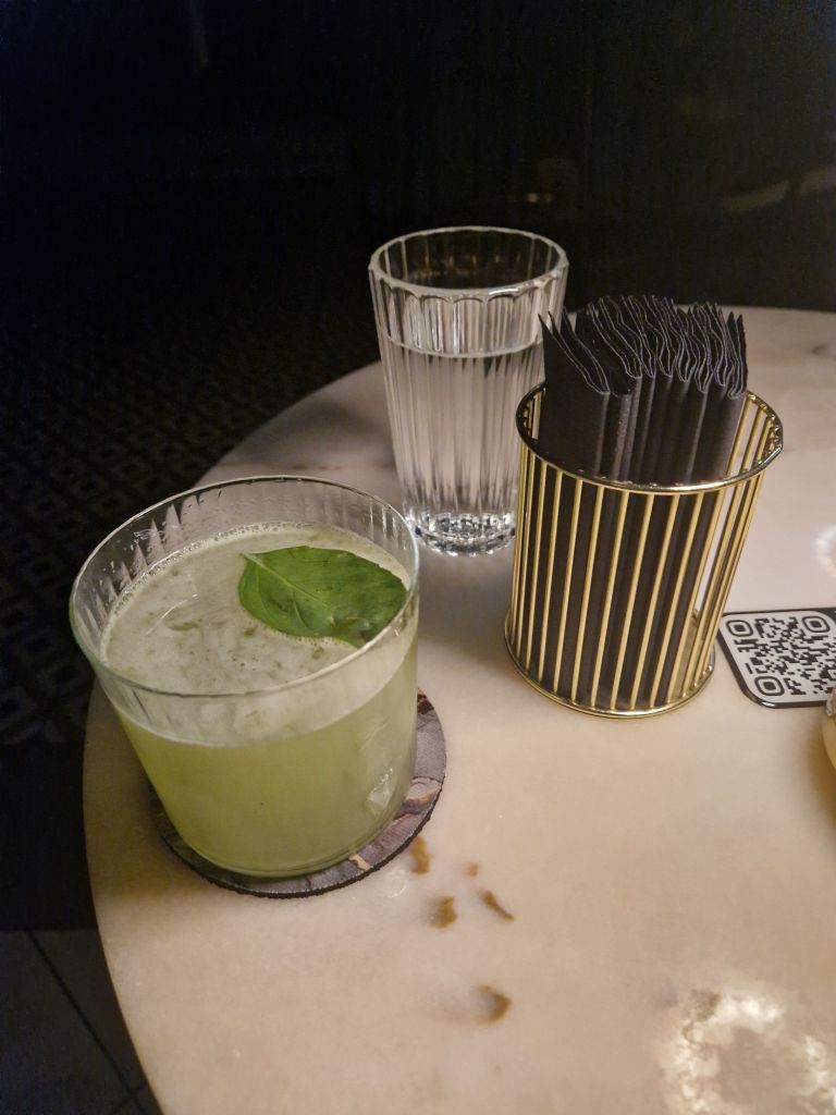 Buns&Bottles cocktail bar