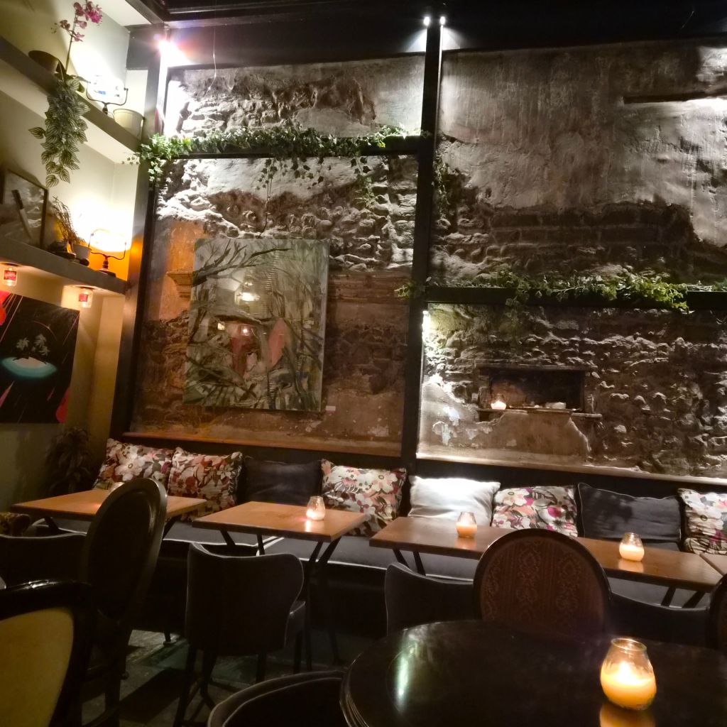 Hitchcocktales Athens Bar Restaurant