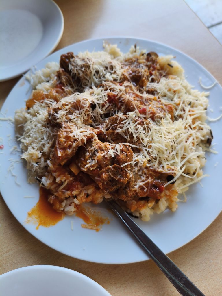 Το κορίτσι της γειτονιάς