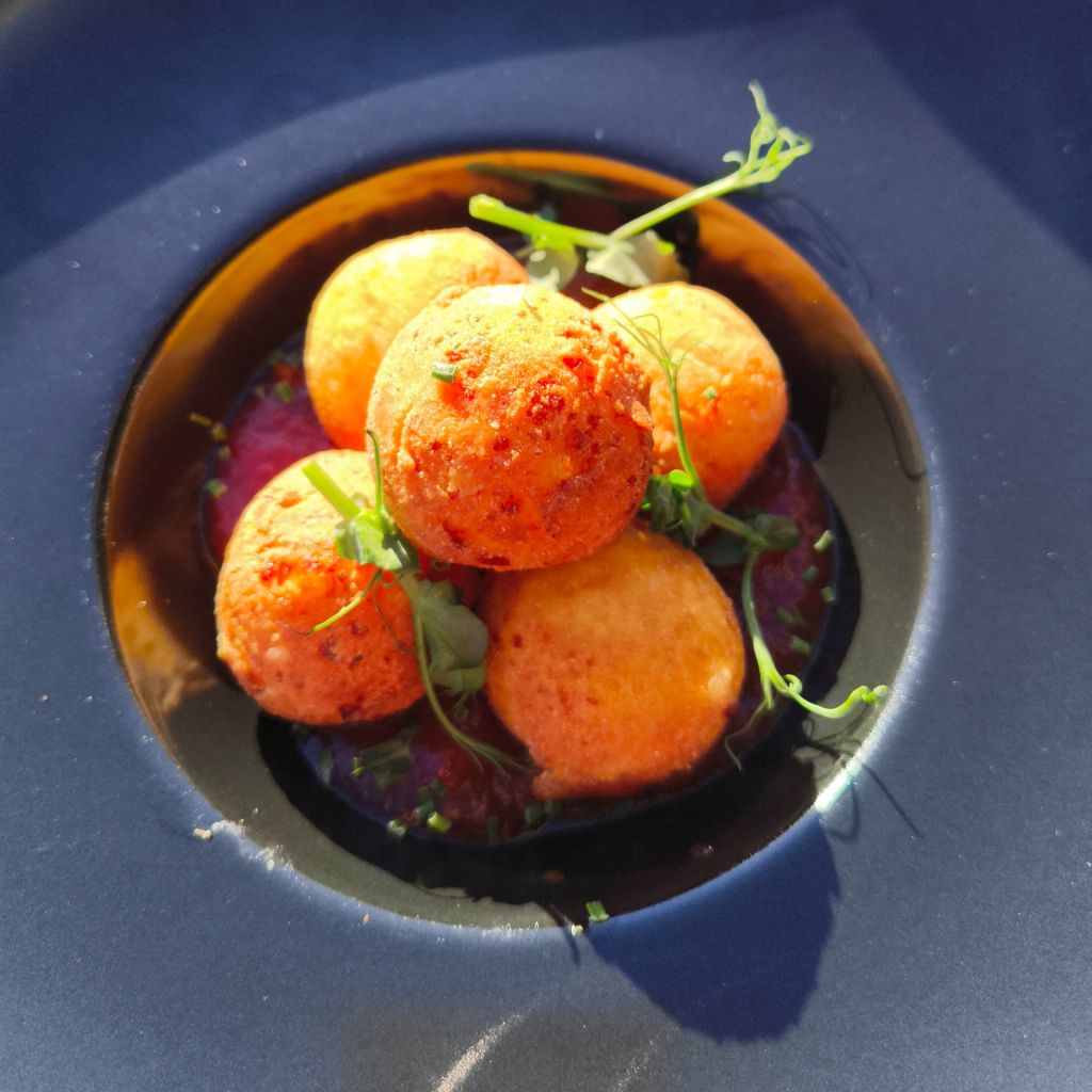 33 All Day - Bar -Restaurant