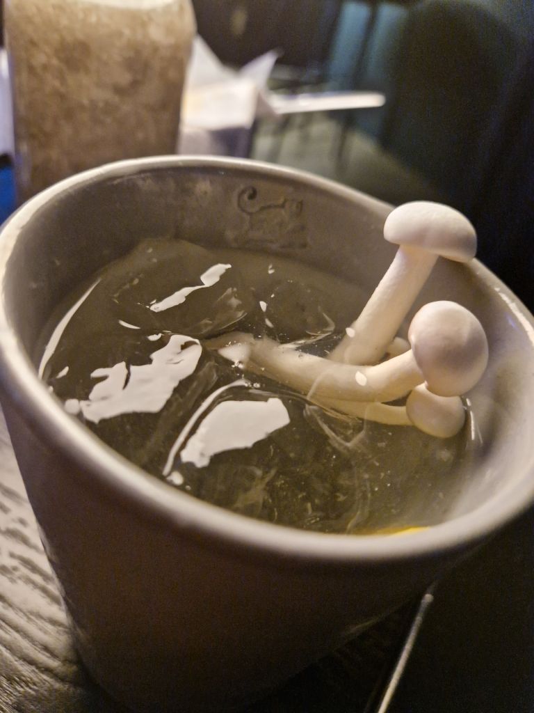 GiGi gin tonic raw bar