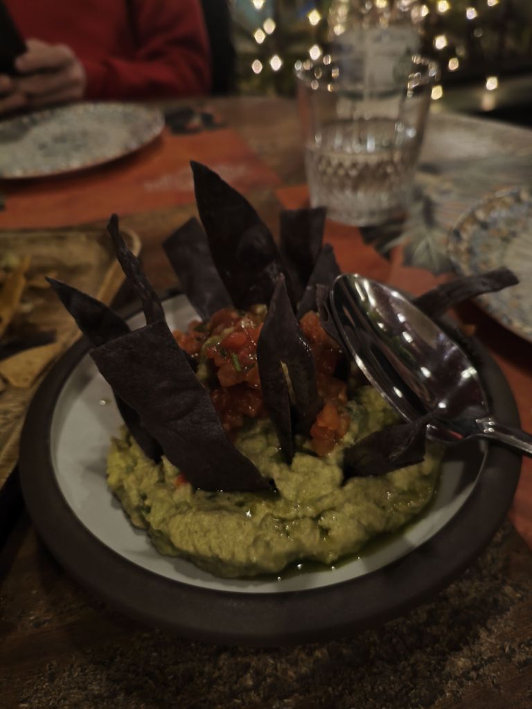 Pueblo Chido, Nea Smyrni